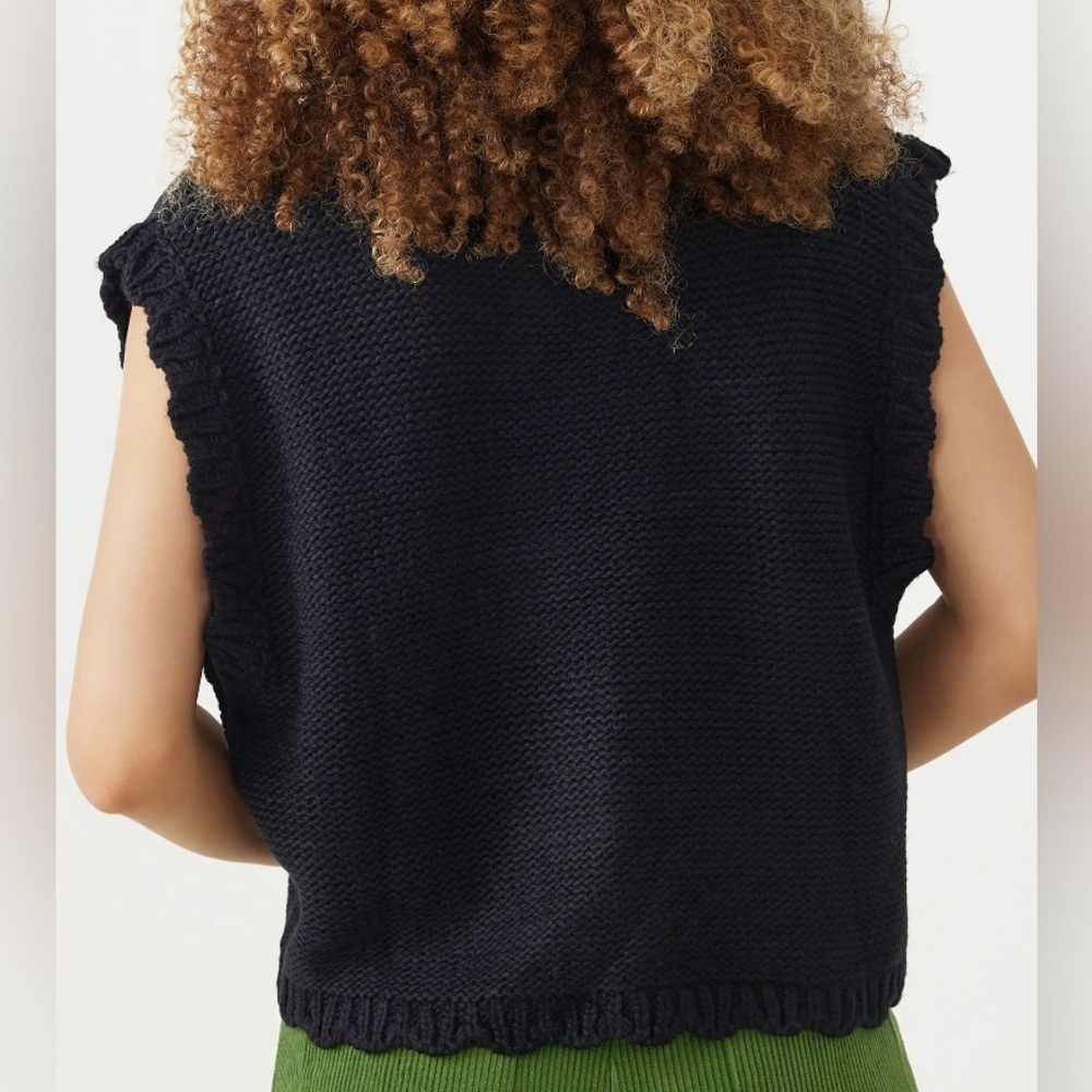 Black and White Flower Sweater - Picture 10 of 14